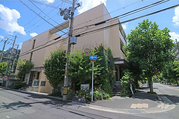 neu.cafe（ノイ カフェ）箕面船場店の外観