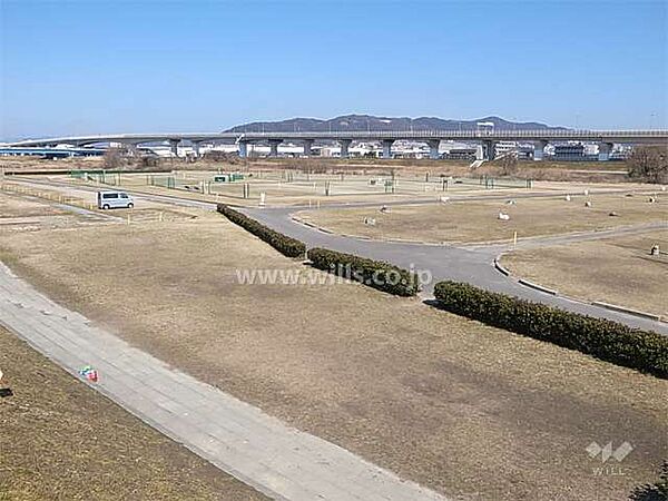 川西市東久代運動公園の外観