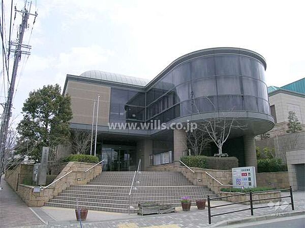 西南図書館の外観