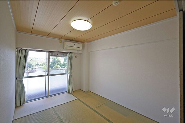 南西側和室約6帖。襖を開ければリビングと空間がつながりより広く感じられます。［2026年8月10日撮影］