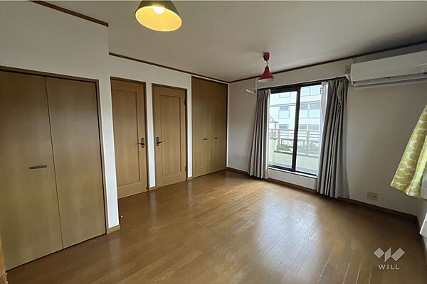 南側洋室11帖［2025年12月12日撮影］