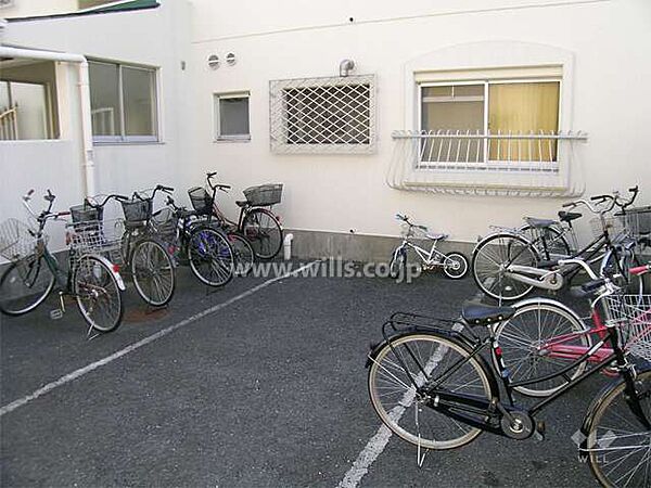 駐輪場。1住戸1区画以上の駐輪場が利用できます！最新の空き状況につきましてはお問い合わせください。