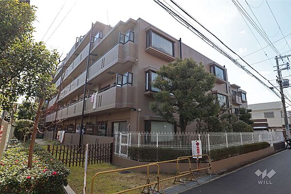 モンテベルデ豊中の外観（北東側から）。阪急宝塚線「服部天神」駅徒歩8分。1994年3月築。総戸数50戸の分譲マンションです。