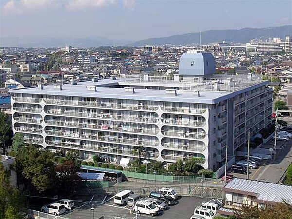 三ツ池台マンションの外観（南側から）