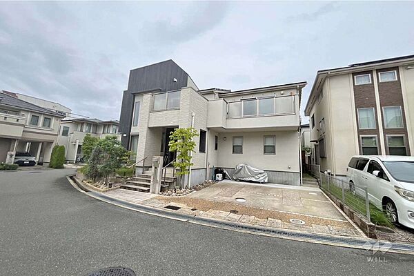 物件の外観（南東側から）2012年築の築浅戸建。オール電化住宅です！
