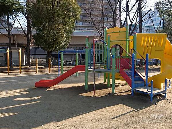 十三公園の外観