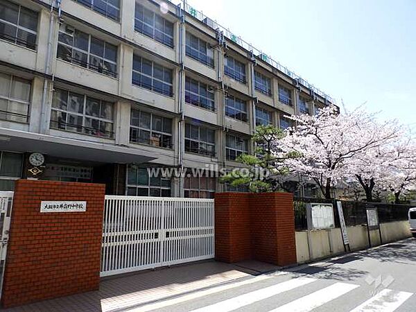 井高野中学校[公立]の外観