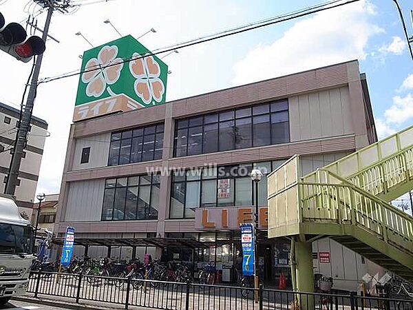 ライフ(江口店)の外観