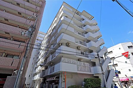 シャトー新大阪の外観(南東側から)