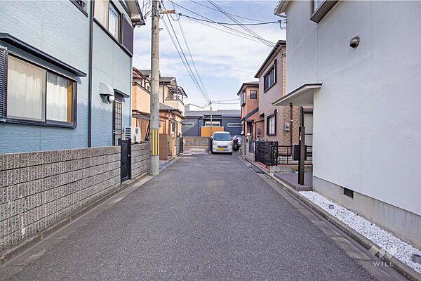 物件の南側前面道路（南側から）［2026年2月6日撮影］