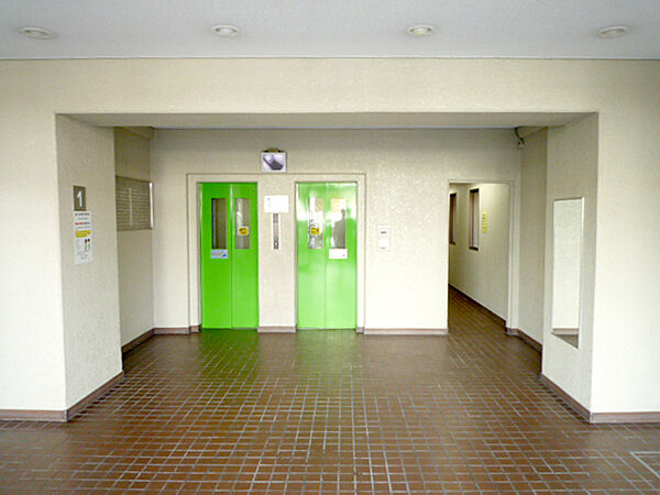 エントランスホール