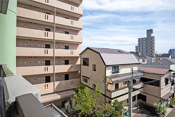 バルコニーからの眺め（南東方向）［2026年4月12日撮影］