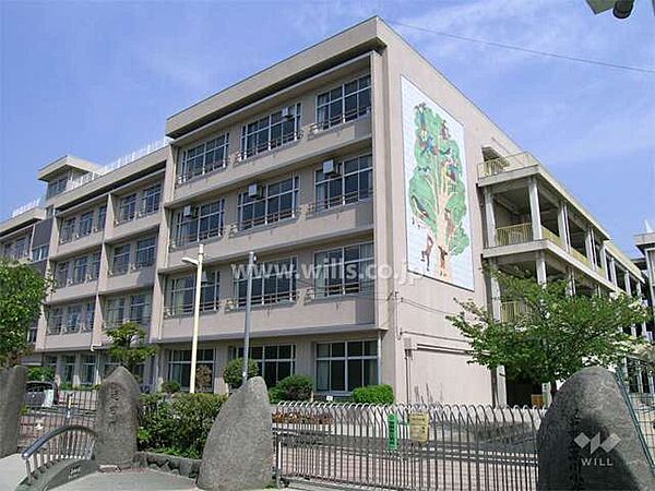 高川小学校[公立]の外観