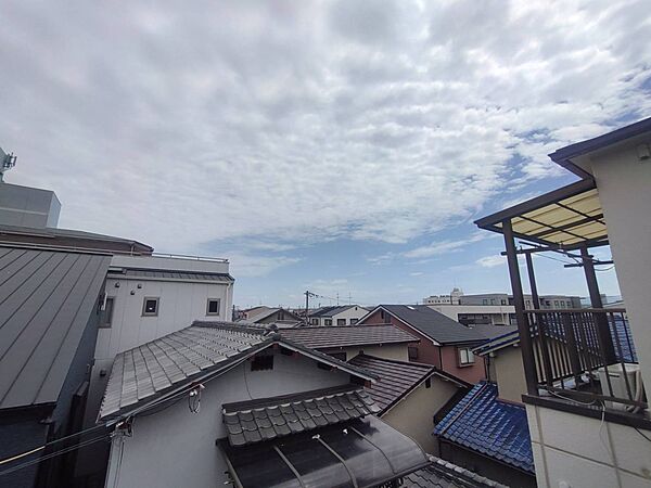 バルコニーからの眺め（東方向）