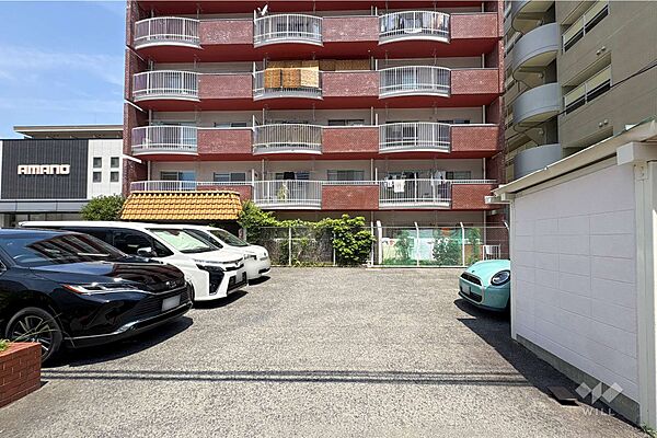 敷地内駐車場（屋外平面式）