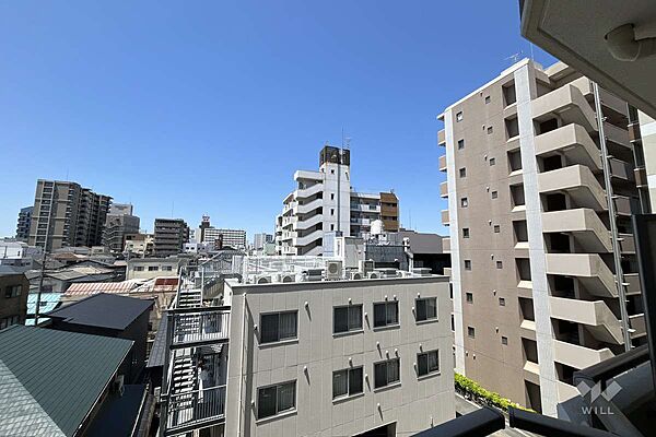 前方に遮るものがなく、眺望良好です。バルコニーからの眺め（北西方向）［2026年5月10日撮影］
