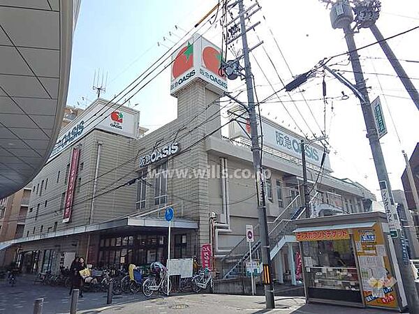 阪急オアシス(茨木駅前店)の外観