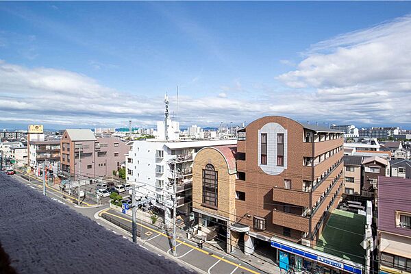 バルコニーからの眺め（南東側東方向）［2026年5月22日撮影］