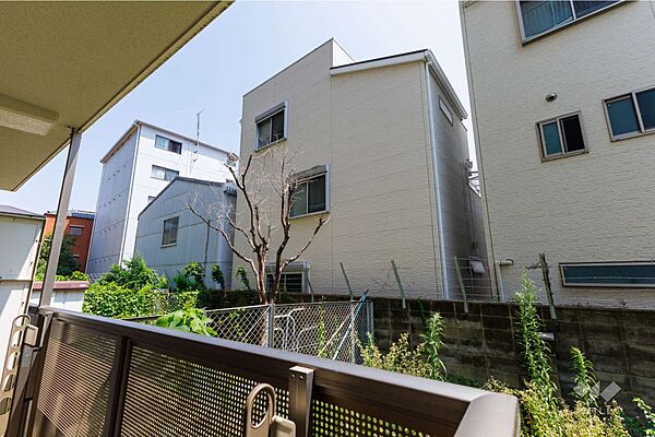 バルコニーからの眺め（南東方向）［2026年7月22日撮影］