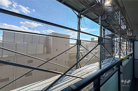 バルコニーからの眺め日当たり・通風し共に良好です。(南向き)