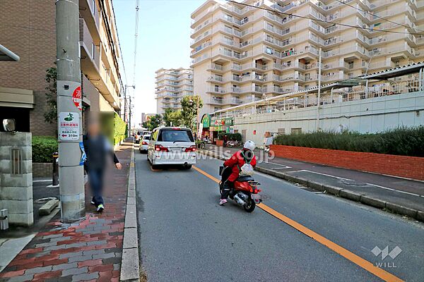 敷地北側の前面道路