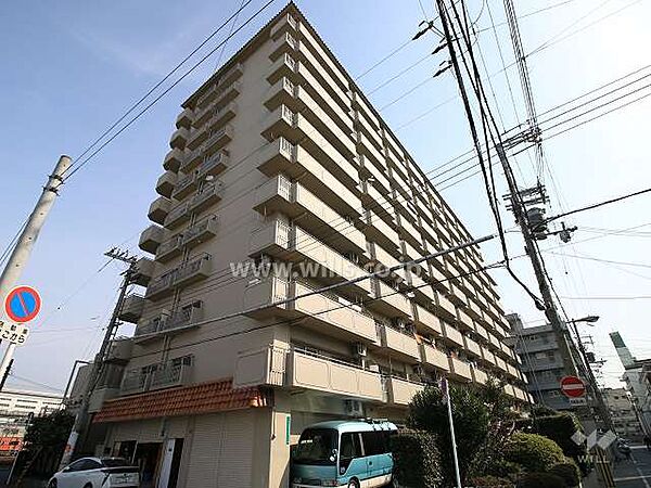 コスモハイツ新大阪の外観（南西側から）