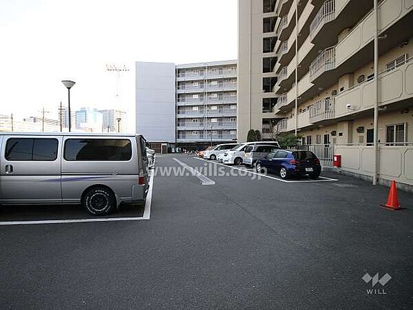 敷地内駐車場（屋外平面式）
