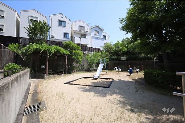 敷地に隣接する『原町そよかぜ遊園』