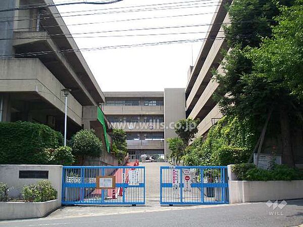 片山小学校[公立]の外観