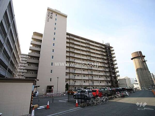 コスモハイツ新大阪の外観（北東側から）