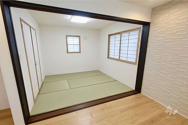 和室4.5帖自然光が差し込み明るい和室です。※AIによる家具消し加工済み
