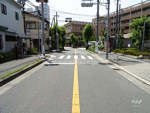 敷地南側の前面道路