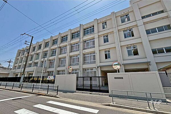 歌島中学校[公立]の外観