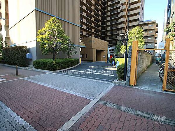 駐車場出入り口