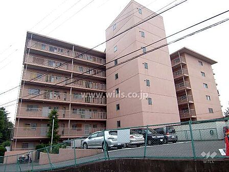 北摂マンションの外観(西側から)