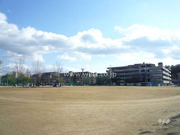 千里丘中学校[公立]の外観