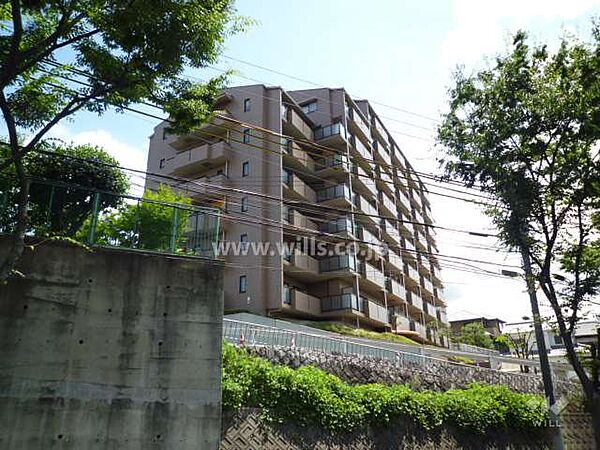 セントラルステージ千里1番館の外観（西側から）