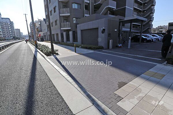 駐車場出入り口