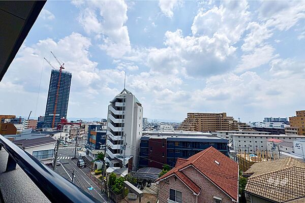 バルコニーからの眺め（南東方向）［2026年8月4日撮影］