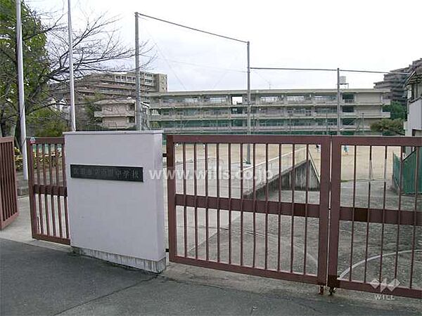 山田中学校[公立]の外観