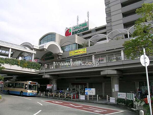 阪急オアシス(千里丘店)の外観