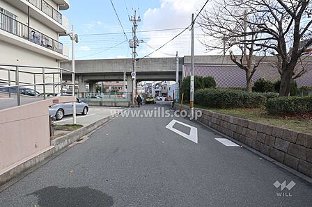 敷地南側の前面道路