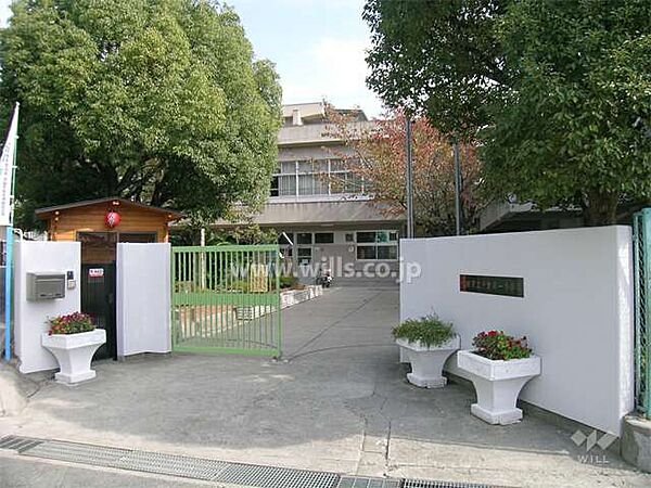 千里第一小学校[公立]の外観
