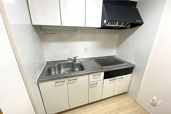 キッチン※AIによる加工済み［2026年8月9日撮影］