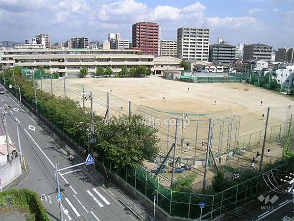 第六中学校[公立]の外観