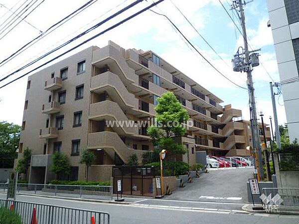 トーカンマンション千里五月が丘の外観（北側から）