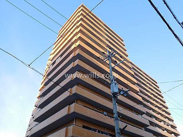ライオンズマンション新大阪第6の外観（南西側から）