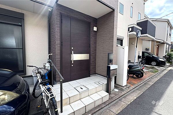 物件の玄関［2026年8月9日撮影］