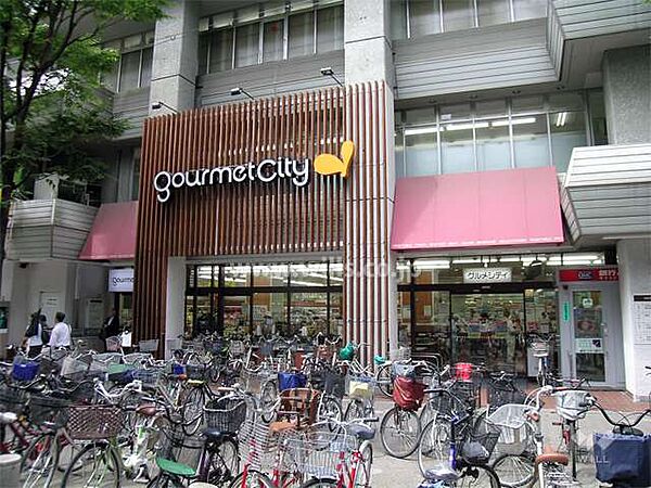 ダイエー(江坂駅前店)の外観