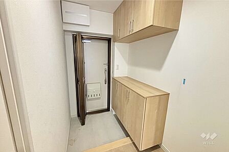玄関シューズボックスがあり、すっきりとした玄関になっています。